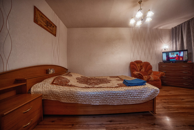 1-комнатная кв. на ул. Нахимова, 23, квартира посуточно в Смоленске